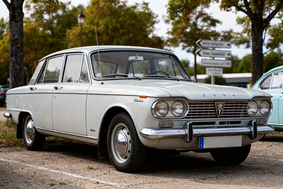 Automóvel Simca Chambord : Découvrez ses secrets et modèles !