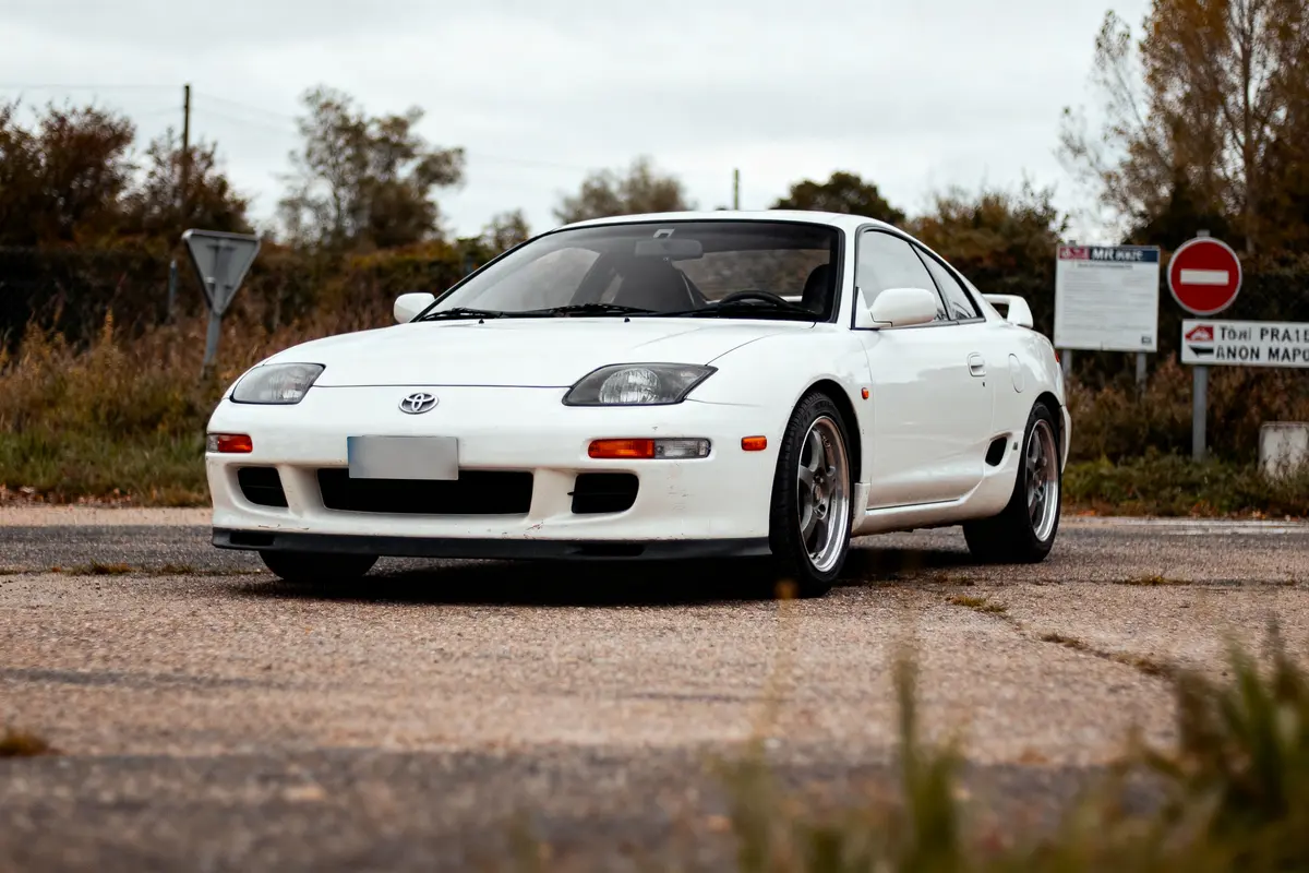 Découvrez la valeur de la Toyota MR2 MK2 : Annonces et avis !