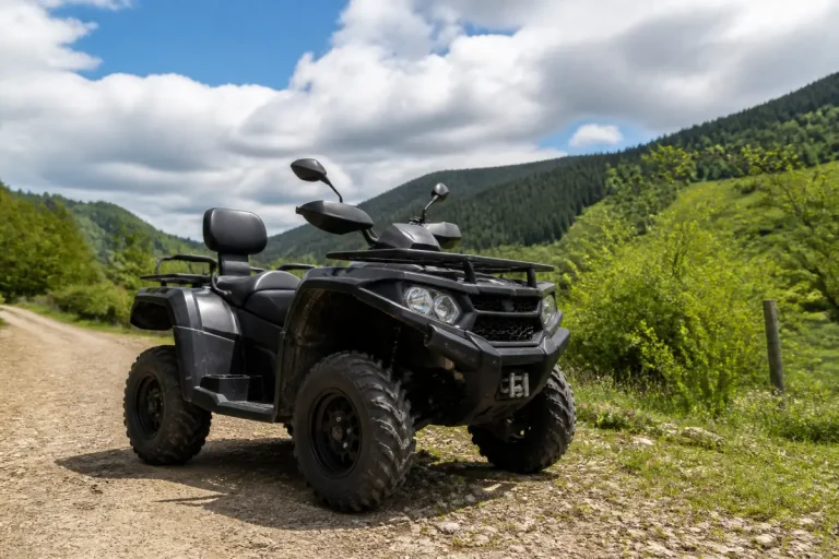 Quad Hytrack 500 T sur chemin forestier en montagne pour avis en plein air